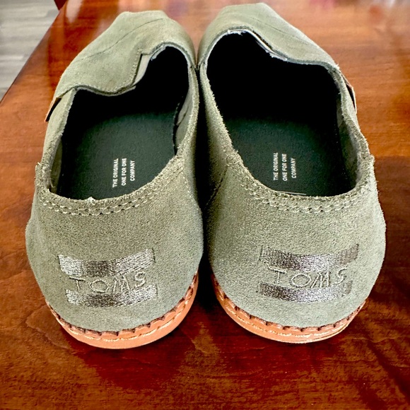 Tom’s Apargata Leatherwrap in Olive Green Suede size 8. - Picture 2 of 5